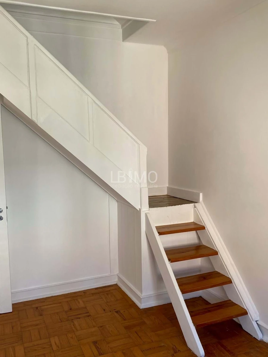 Apartamento T4 para Arrendamento em Águas Livres Foto 10