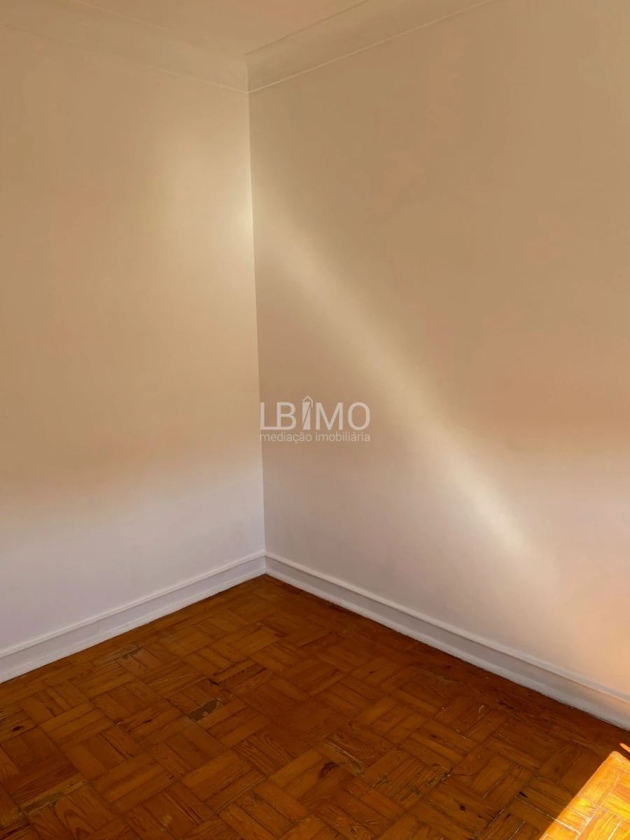 Apartamento T4 para Arrendamento em Águas Livres Foto 6