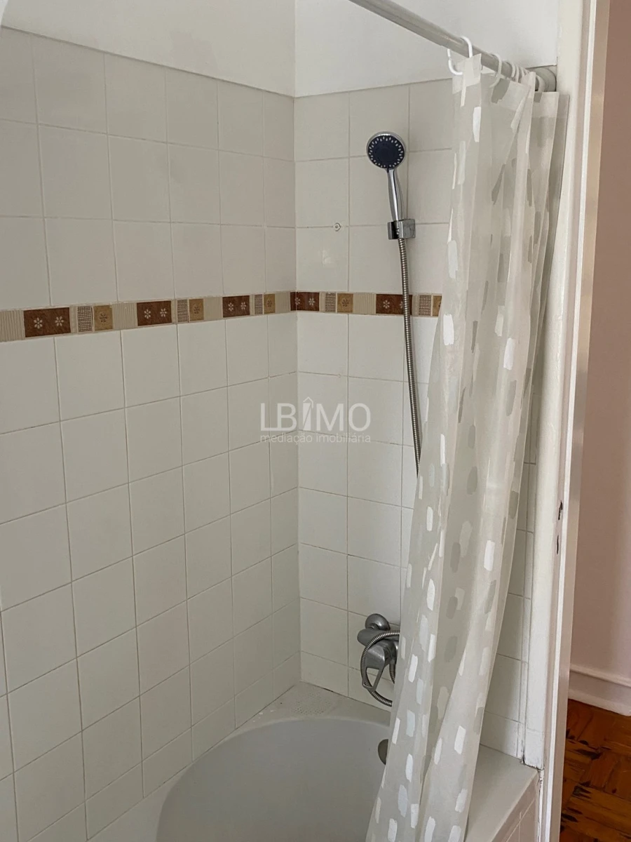 Apartamento T4 para Arrendamento em Águas Livres Foto 14