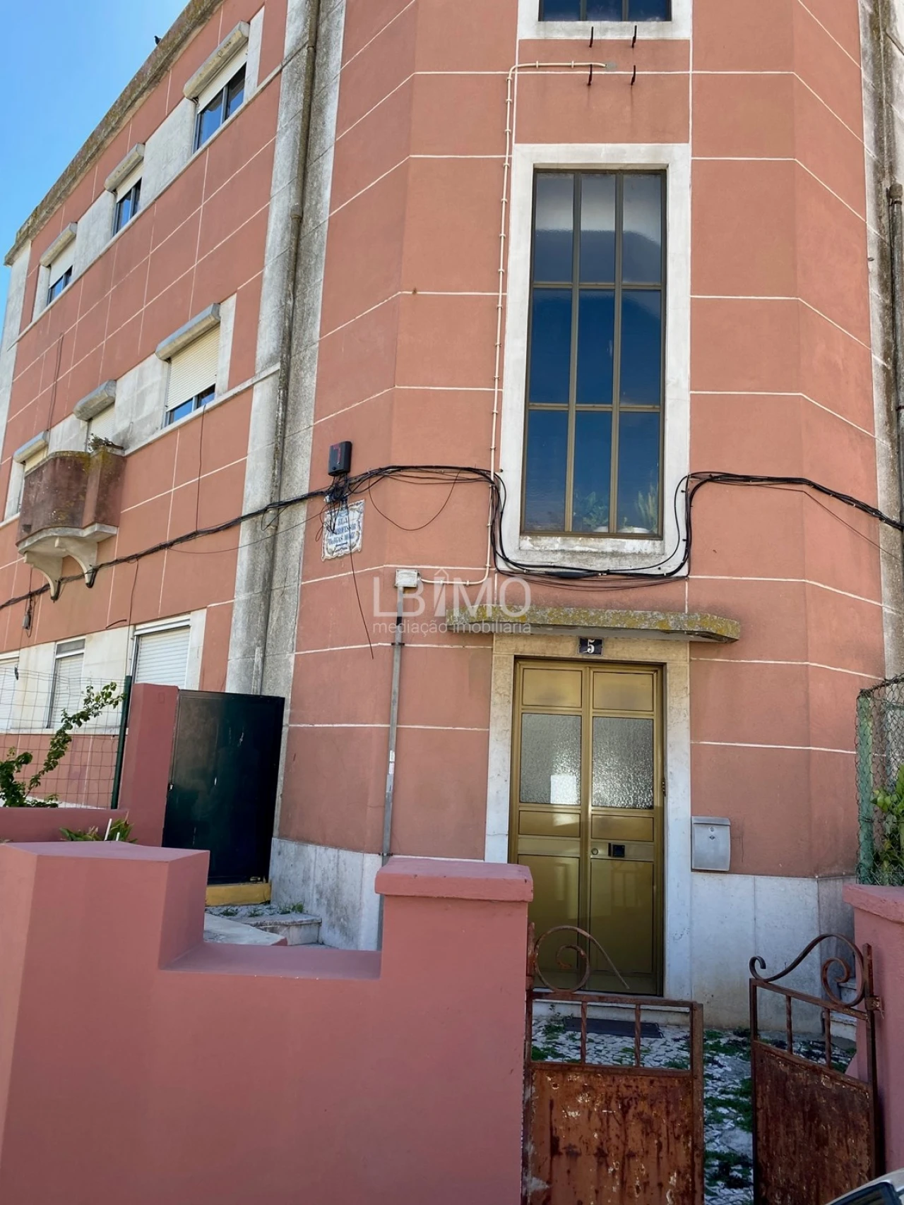 Apartamento T4 para Arrendamento em Águas Livres Foto 1