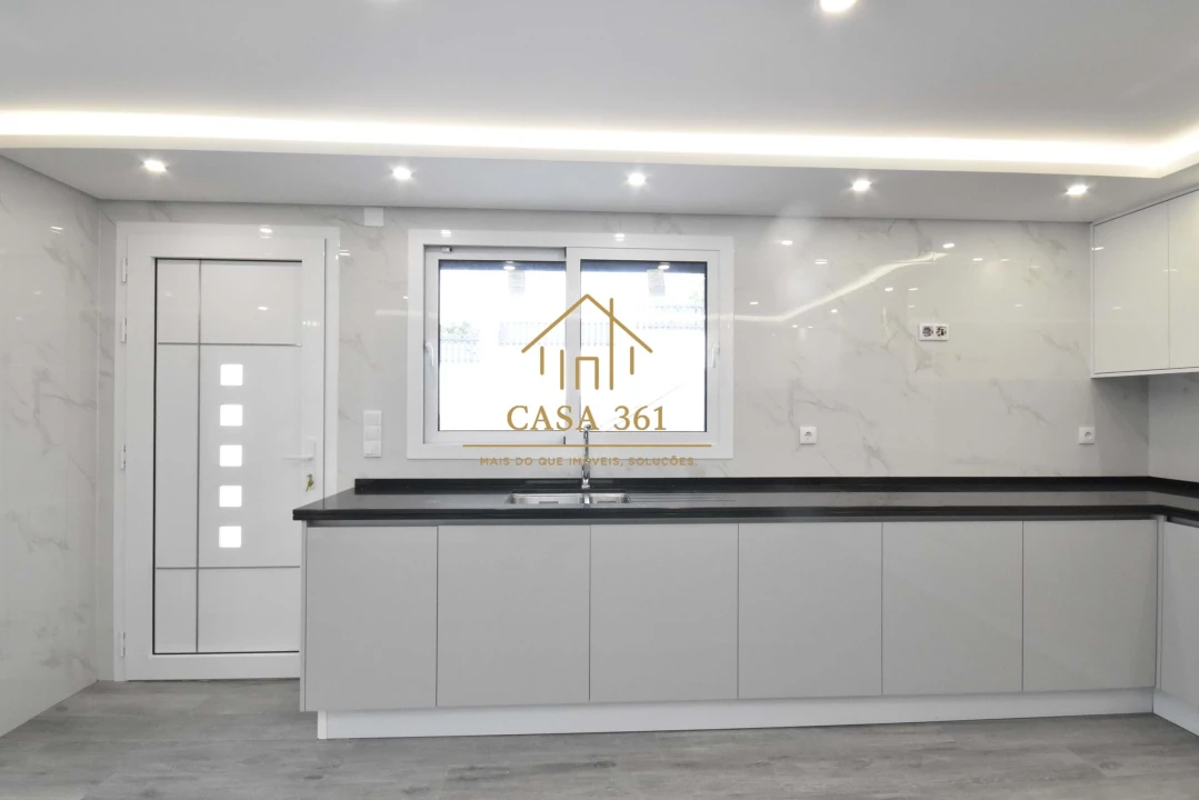 Moradia T4 para Venda em Alhandra, São João dos Montes e Calhandriz Foto 8