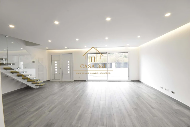 Moradia T4 para Venda em Alhandra, São João dos Montes e Calhandriz Foto 3