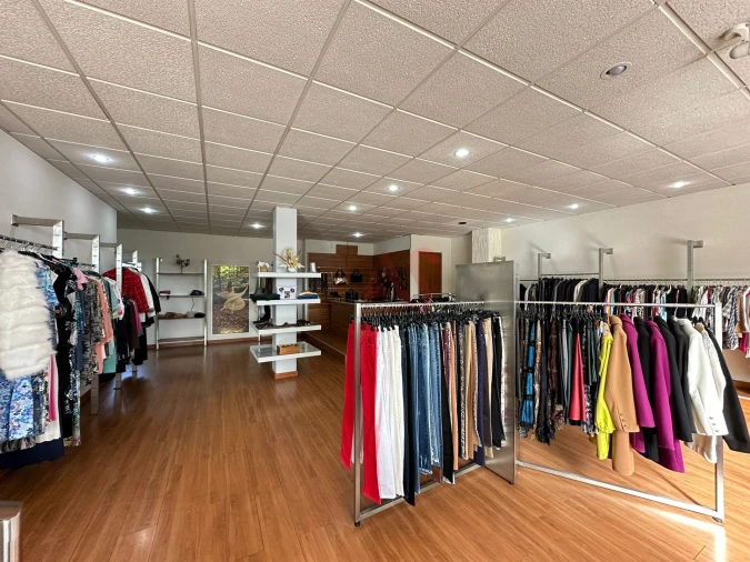 Loja para Arrendamento em Nespereira Foto 10