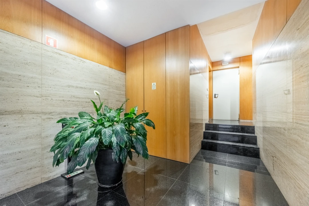 Apartamento T1 para Venda em Oliveira, São Paio e São Sebastião Foto 17