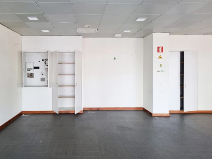 Loja para Arrendamento em Leiria, Pousos, Barreira e Cortes Foto 9