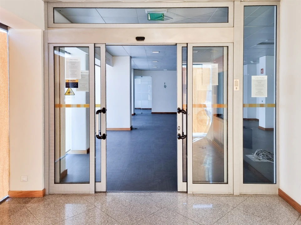 Loja para Arrendamento em Leiria, Pousos, Barreira e Cortes Foto 6