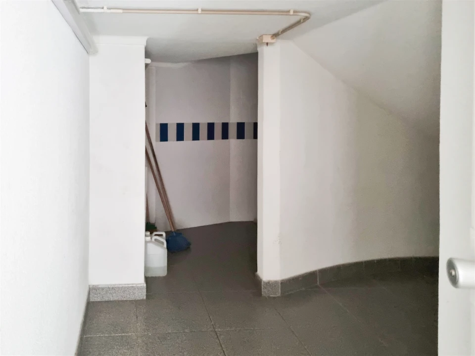 Loja para Arrendamento em Leiria, Pousos, Barreira e Cortes Foto 15