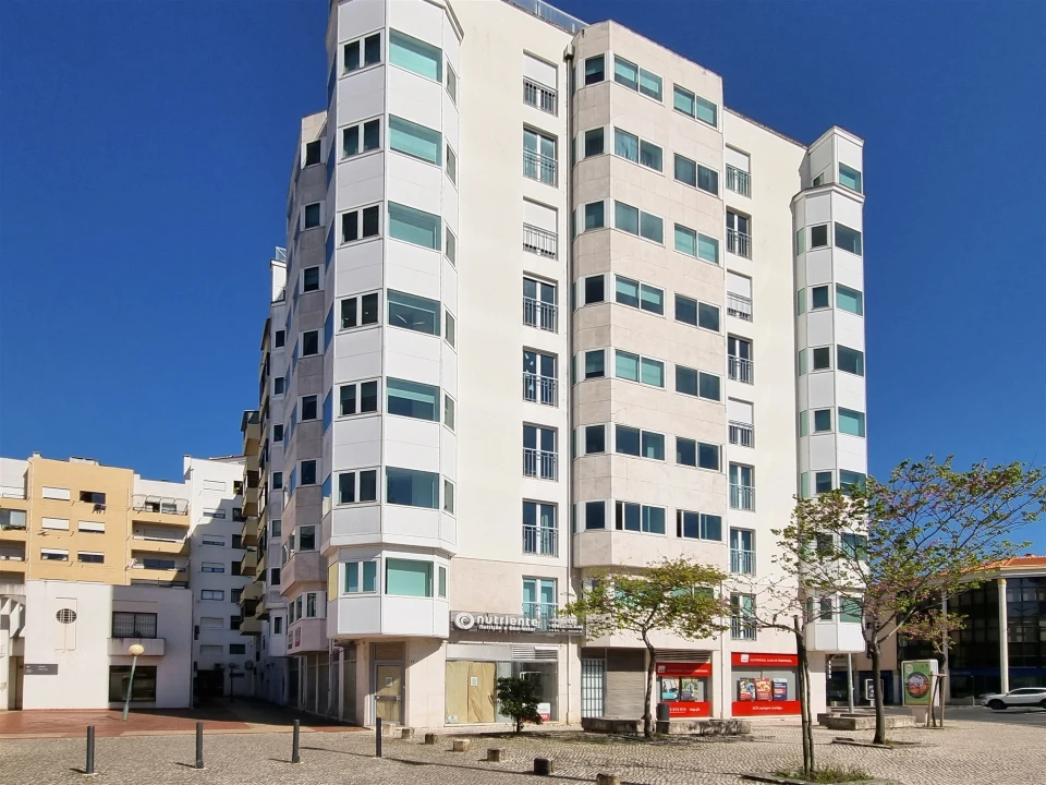 Loja para Arrendamento em Leiria, Pousos, Barreira e Cortes Foto 1