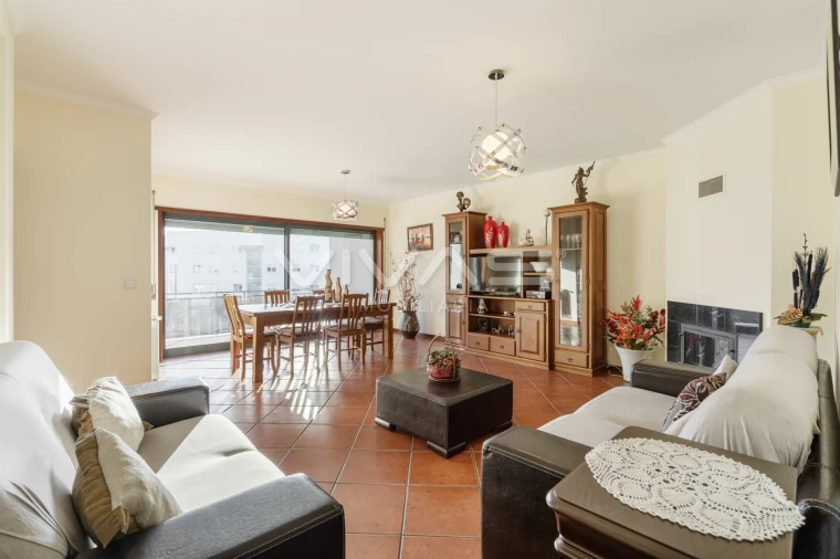 Apartamento T3 para Venda em Vila Verde e Barbudo Foto 4