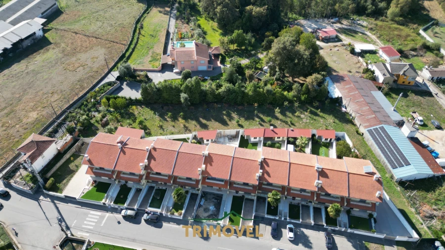 Moradia T4 para Arrendamento em Carregosa Foto 29