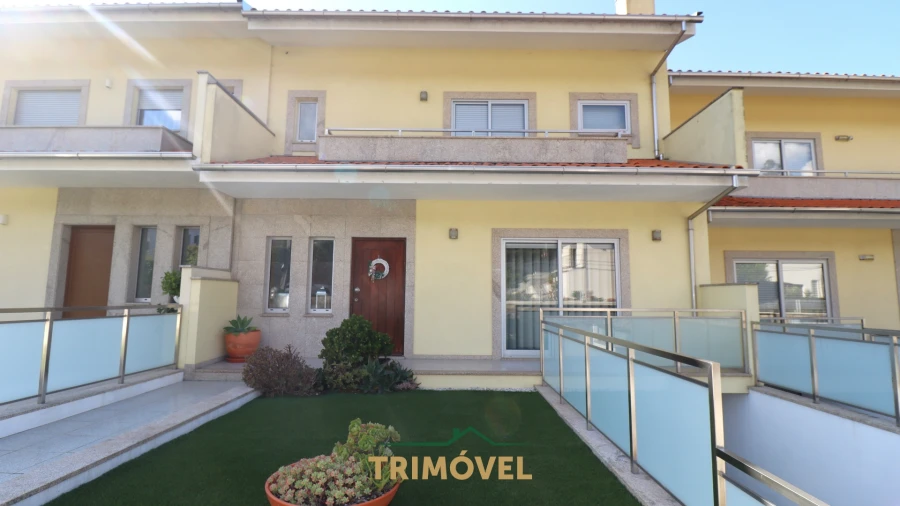 Moradia T4 para Arrendamento em Carregosa Foto 2