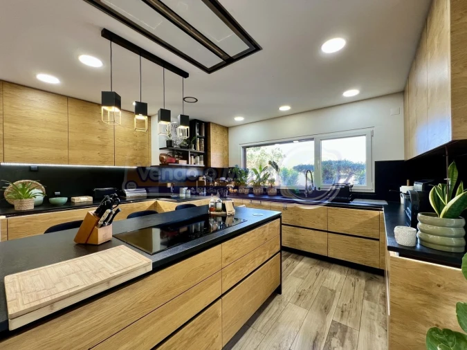 Moradia T4 para Venda em Santo Estêvão Foto 6