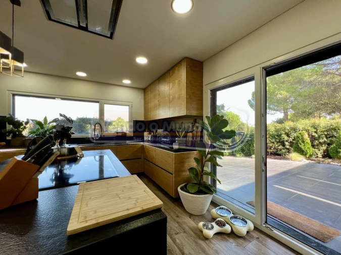 Moradia T4 para Venda em Santo Estêvão Foto 5