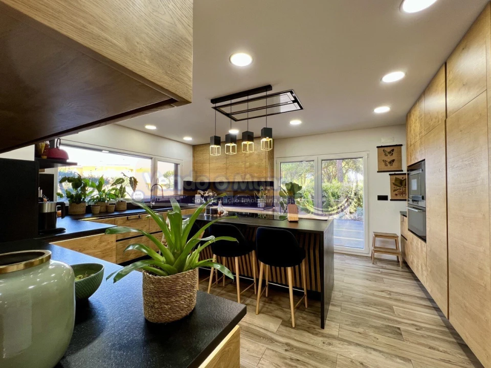 Moradia T4 para Venda em Santo Estêvão Foto 1