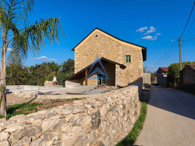 Moradia T3 para Venda em Abiul Foto 4