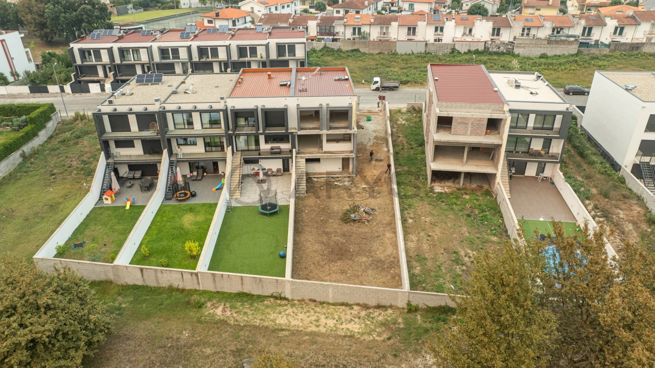 Moradia T4 para Venda em Merelim (São Paio), Panoias e Parada de Tibães Foto 3