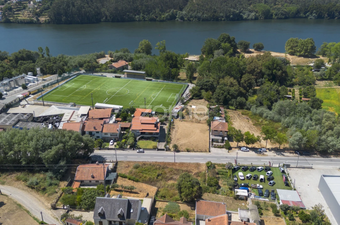 Terreno para Venda em Melres e Medas Foto 2