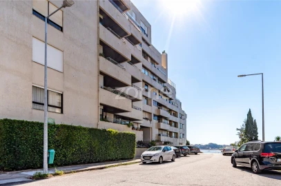 Apartamento T4 para Arrendamento em Aldoar, Foz do Douro e Nevogilde