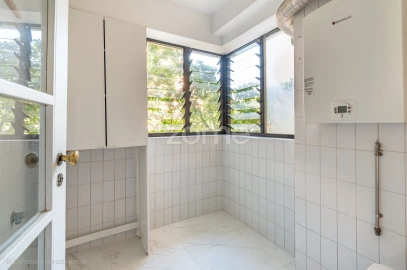 Apartamento T4 para Arrendamento em Aldoar, Foz do Douro e Nevogilde