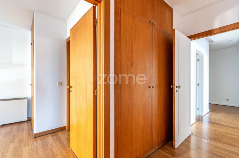 Apartamento T4 para Arrendamento em Aldoar, Foz do Douro e Nevogilde Foto 19