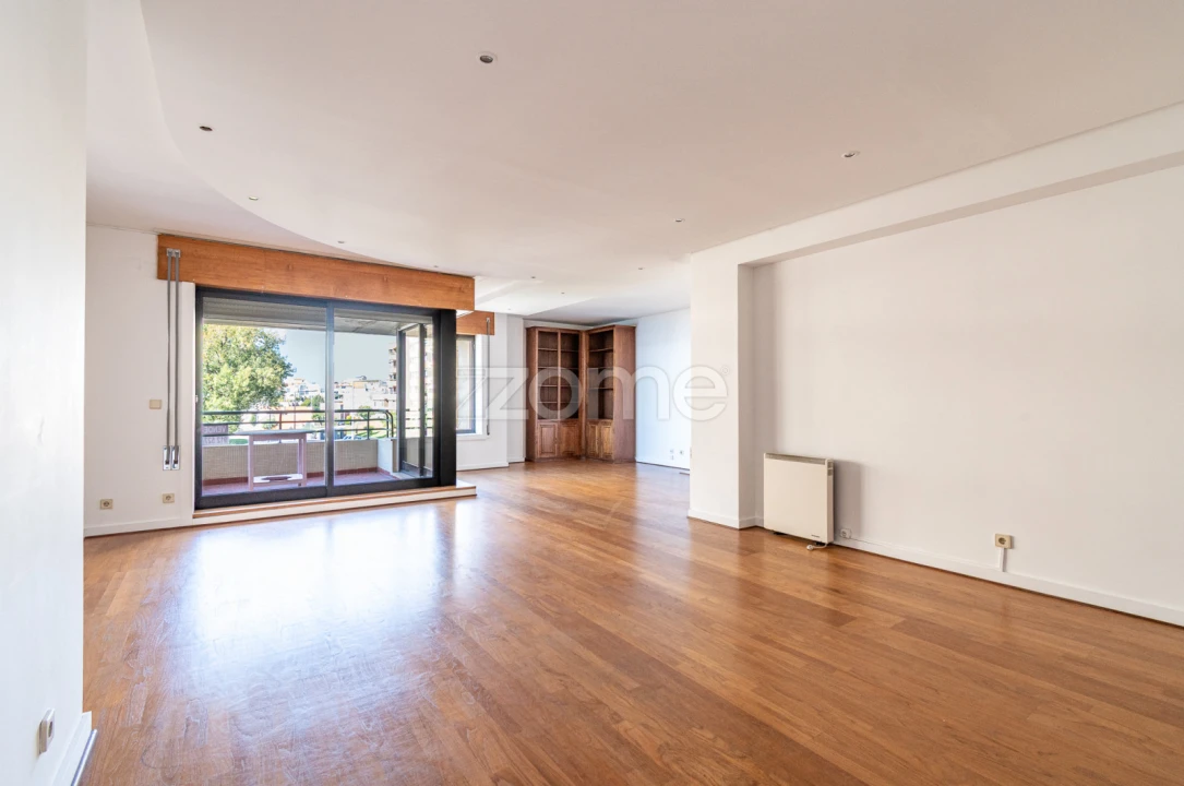 Apartamento T4 para Arrendamento em Aldoar, Foz do Douro e Nevogilde Foto 5