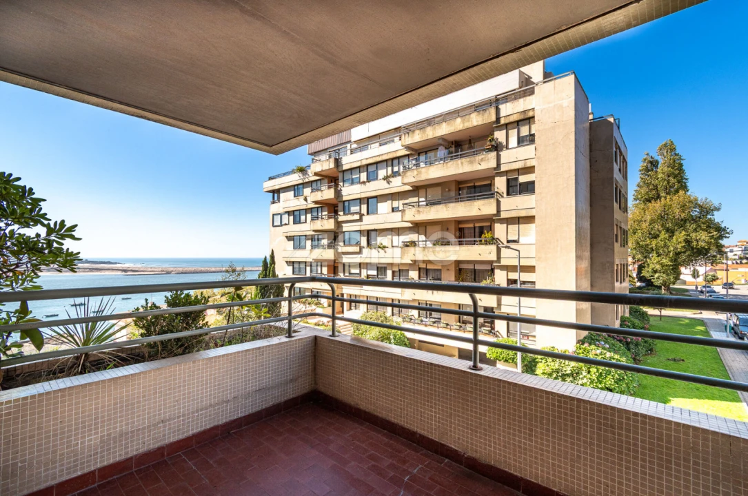 Apartamento T4 para Arrendamento em Aldoar, Foz do Douro e Nevogilde Foto 9