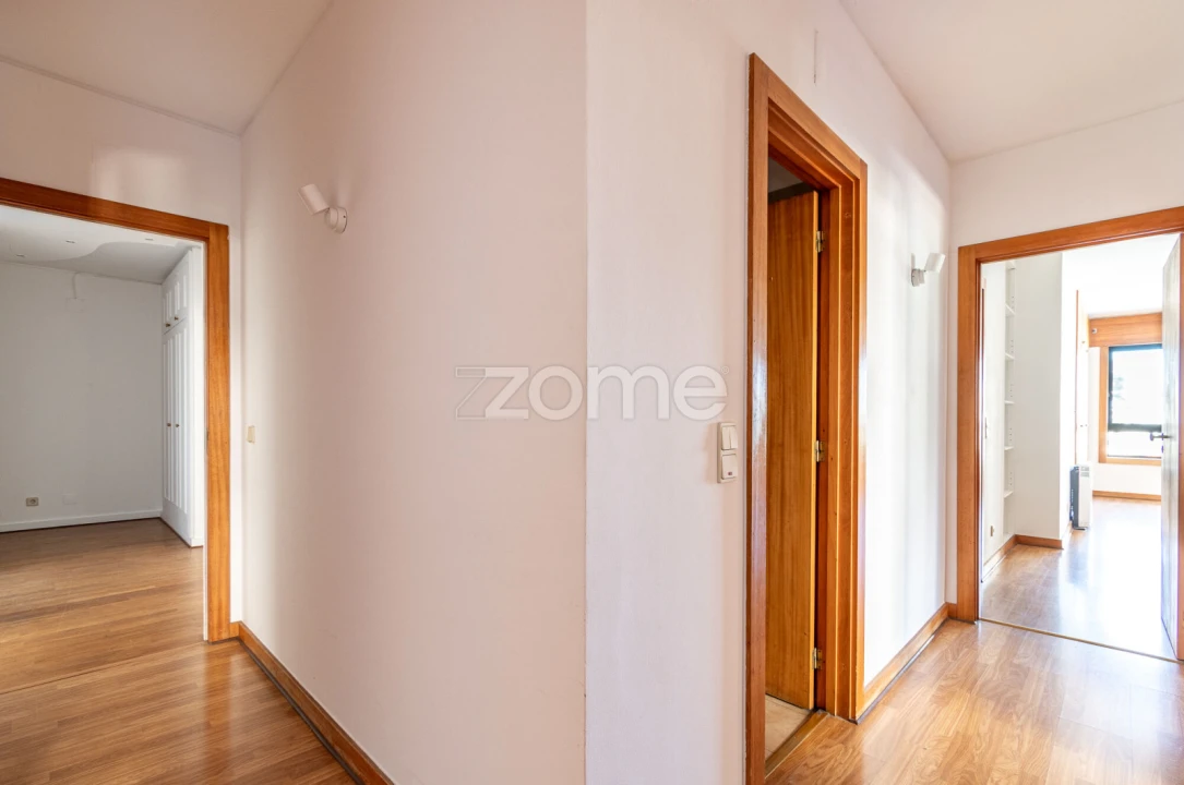 Apartamento T4 para Arrendamento em Aldoar, Foz do Douro e Nevogilde Foto 18