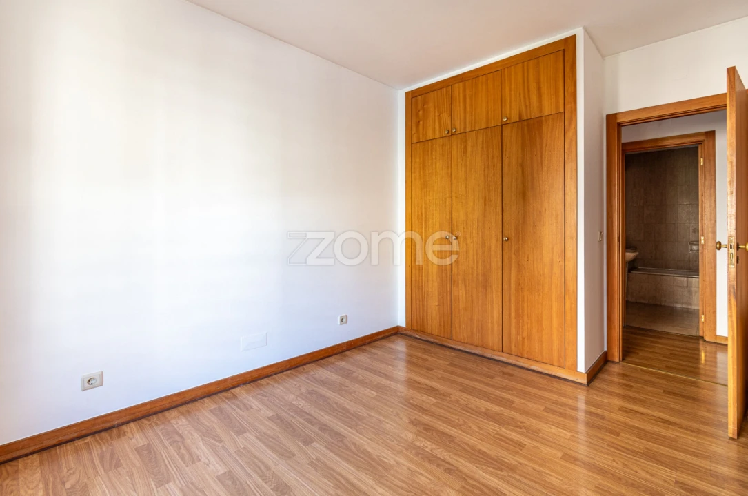 Apartamento T4 para Arrendamento em Aldoar, Foz do Douro e Nevogilde Foto 22