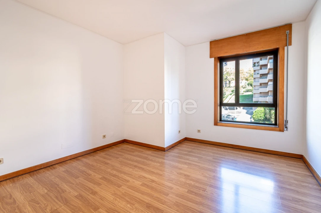 Apartamento T4 para Arrendamento em Aldoar, Foz do Douro e Nevogilde Foto 26