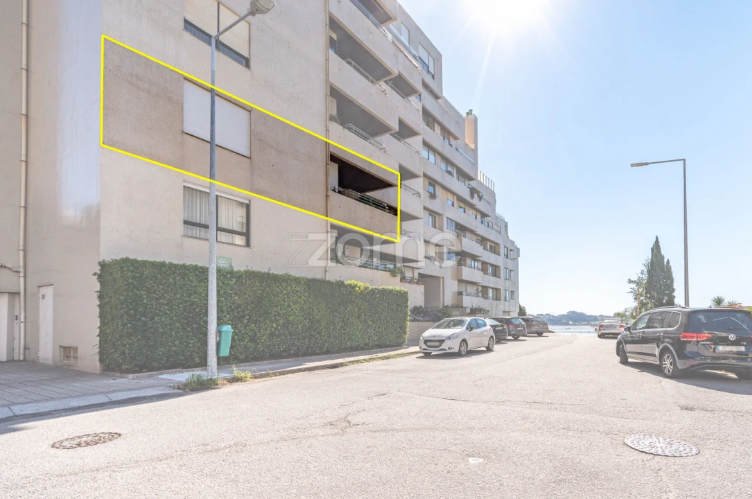 Apartamento T4 para Arrendamento em Aldoar, Foz do Douro e Nevogilde Foto 32