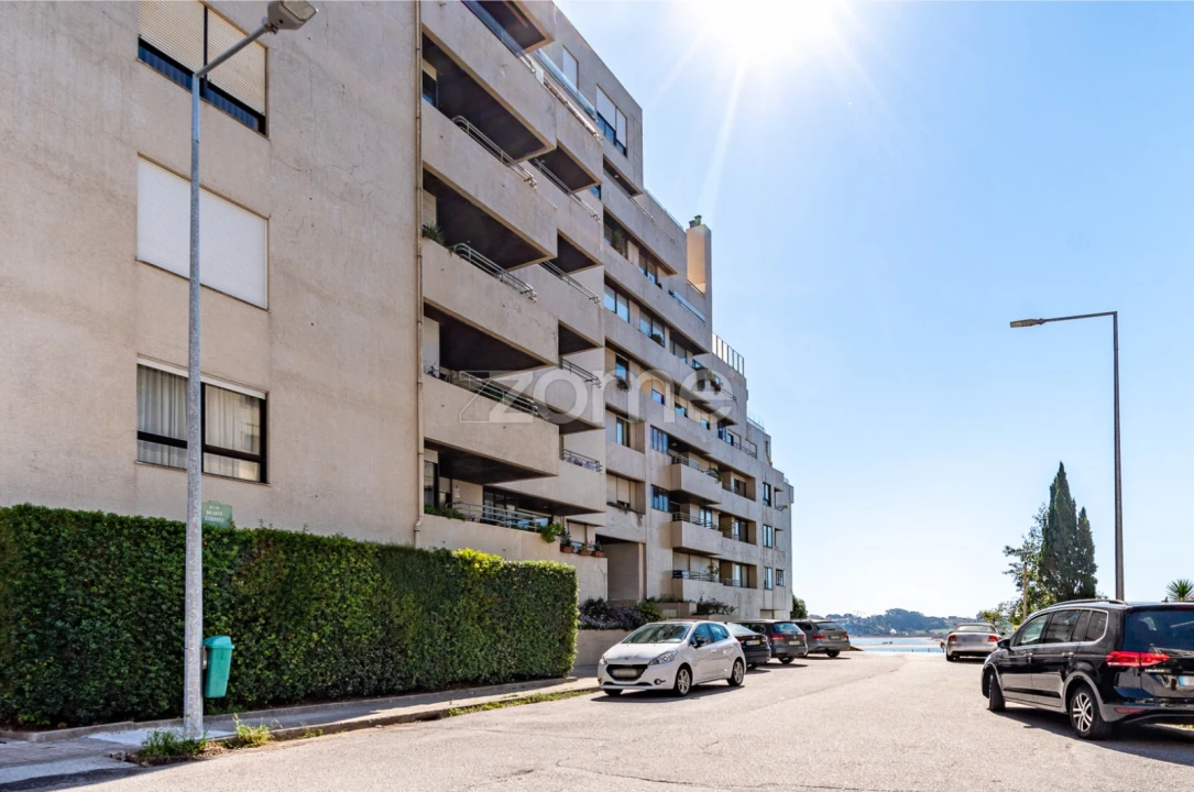 Apartamento T4 para Arrendamento em Aldoar, Foz do Douro e Nevogilde Foto 3