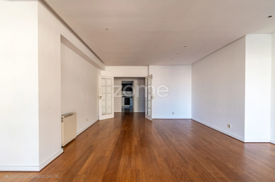 Apartamento T4 para Arrendamento em Aldoar, Foz do Douro e Nevogilde Foto 6