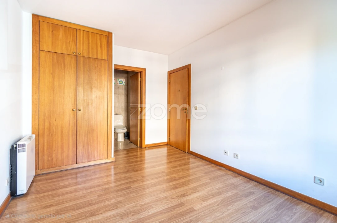 Apartamento T4 para Arrendamento em Aldoar, Foz do Douro e Nevogilde Foto 21