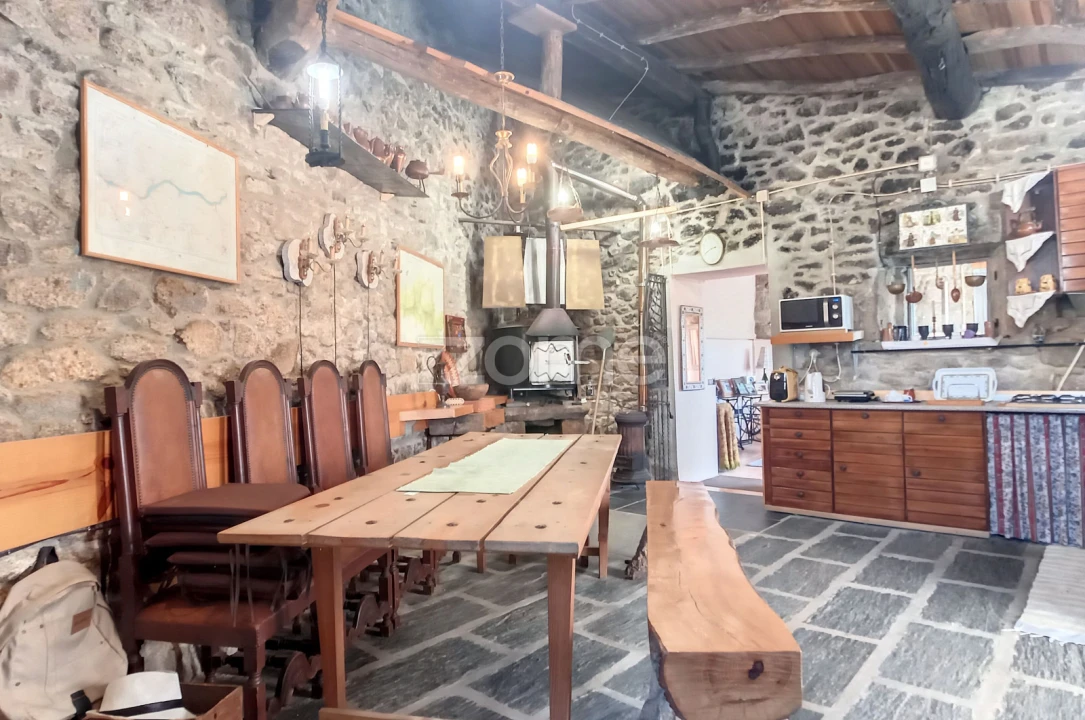 Moradia T4 para Venda em Armamar Foto 13