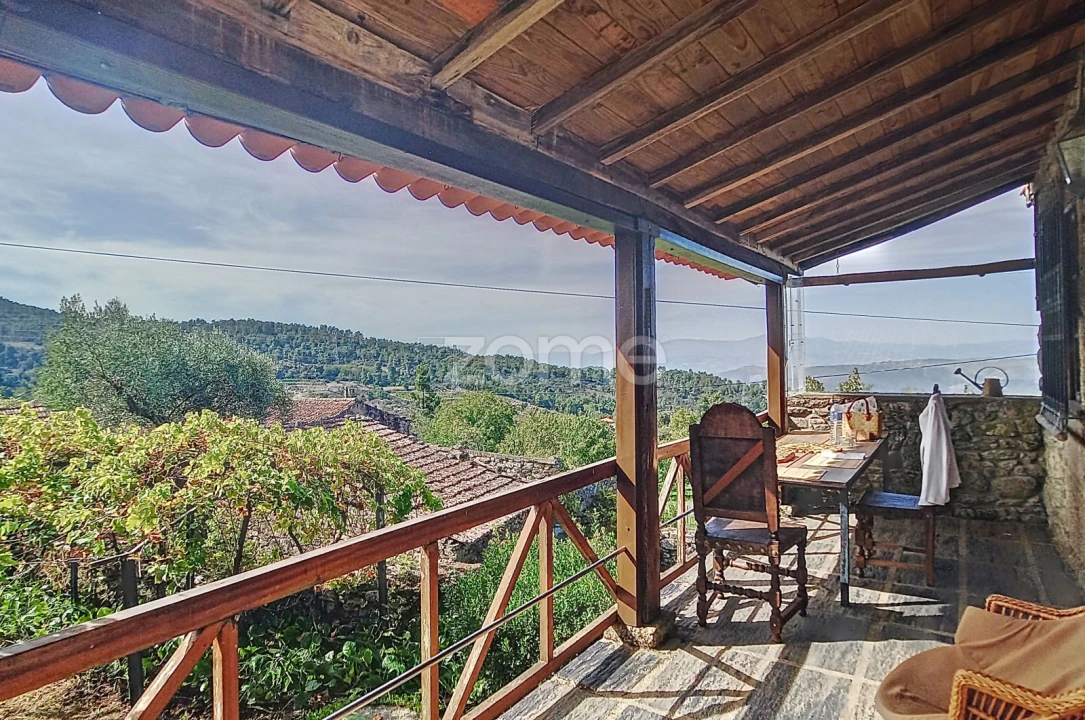 Moradia T4 para Venda em Armamar Foto 4