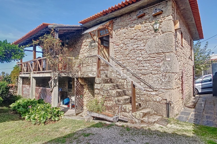 Moradia T4 para Venda em Armamar Foto 2