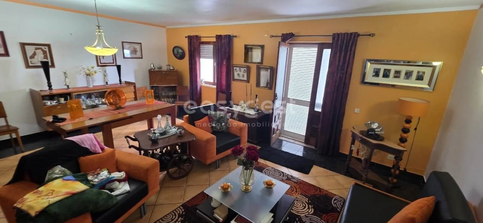 Moradia T4 para Venda em Terra Chã Foto 7