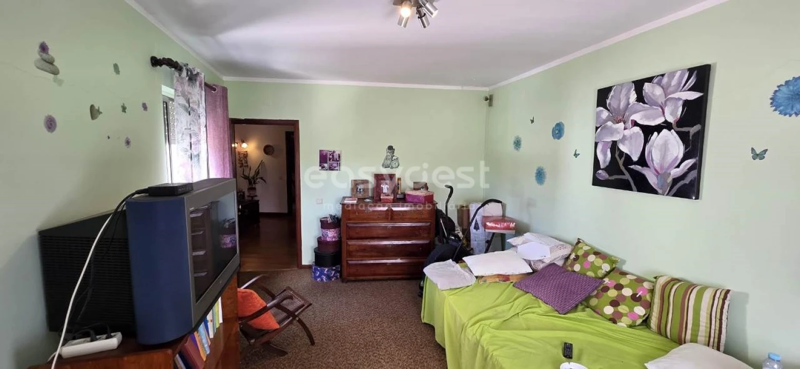 Moradia T4 para Venda em Terra Chã Foto 12