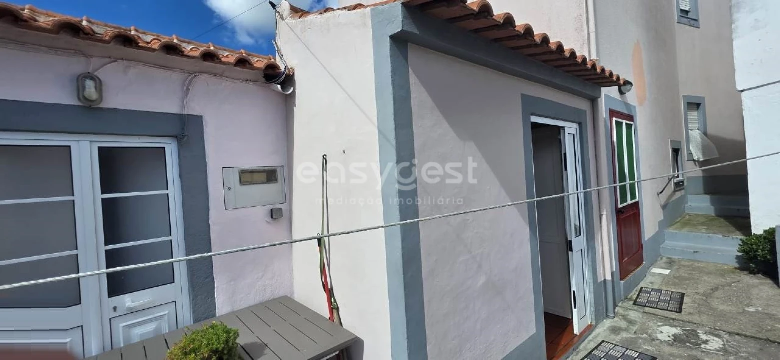 Moradia T4 para Venda em Terra Chã Foto 25