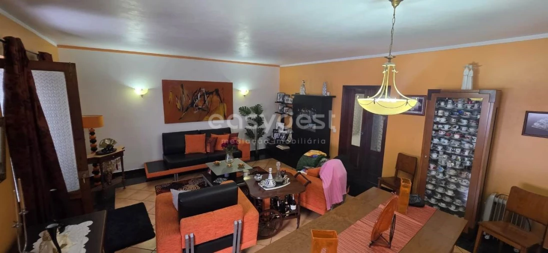 Moradia T4 para Venda em Terra Chã Foto 5