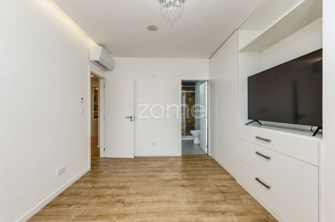 Apartamento T3 para Arrendamento em Almada, Cova da Piedade, Pragal e Cacilhas Foto 17