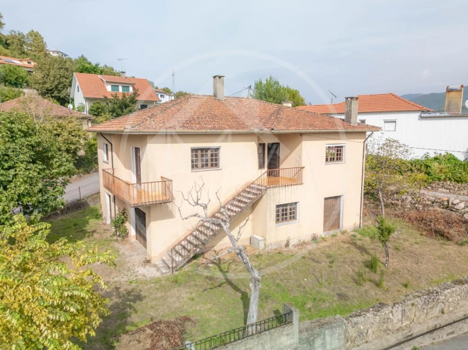 Moradia T4 para Venda em Salvador e Santo Aleixo de Além-Tâmega Foto 1