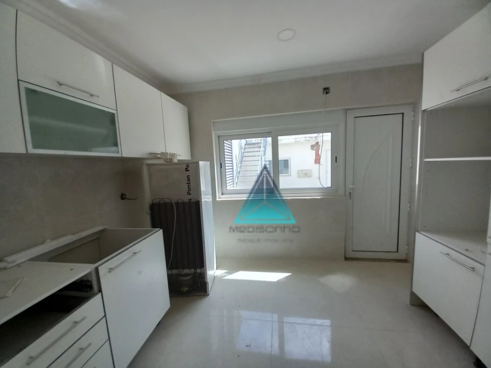 Moradia T3 para Venda em Amora Foto 5