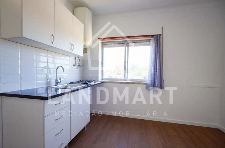 Apartamento T1 para Venda em Benedita