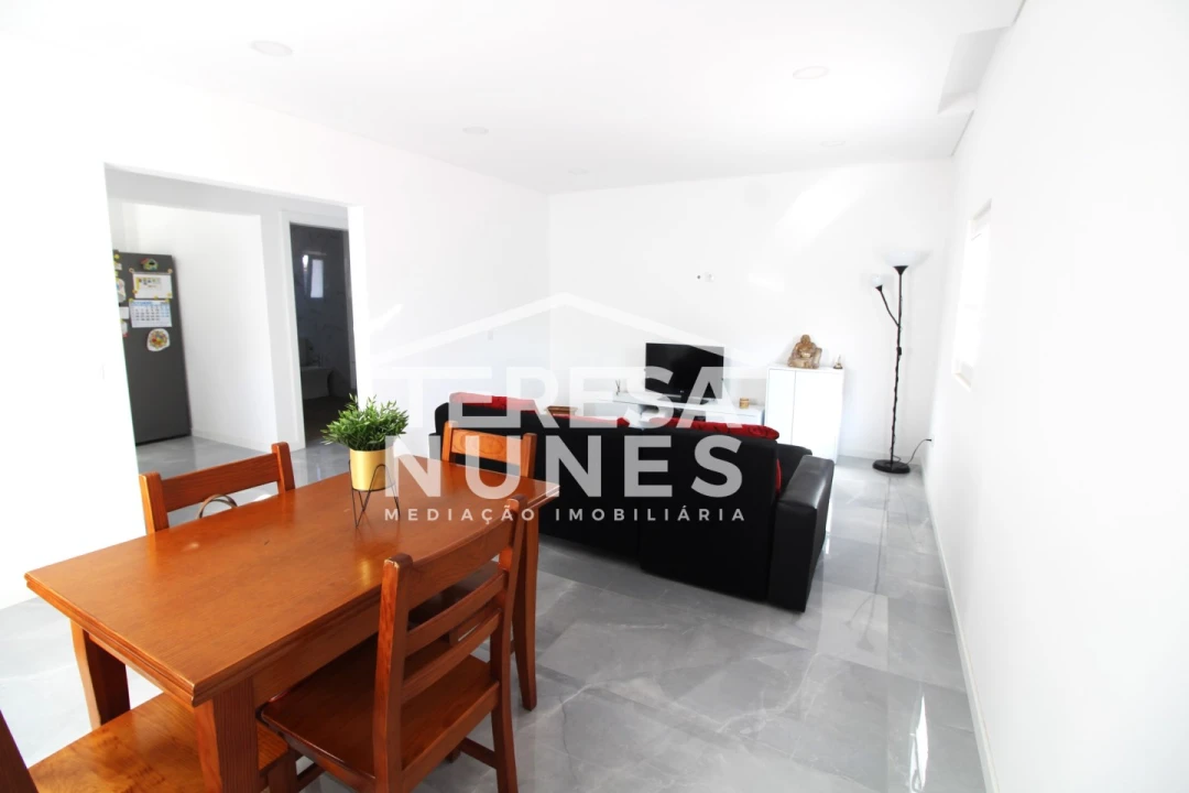 Moradia T2 para Venda em Quinta do Conde Foto 8