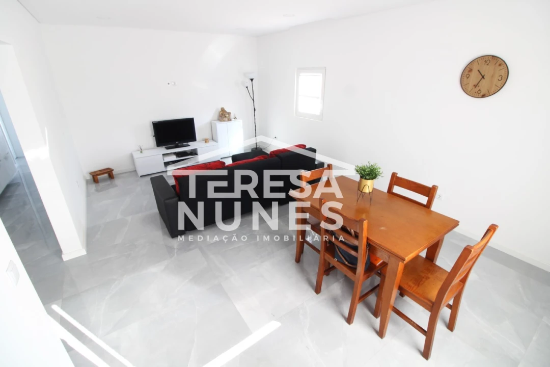 Moradia T2 para Venda em Quinta do Conde Foto 9