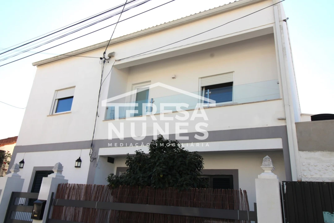 Moradia T2 para Venda em Quinta do Conde Foto 26