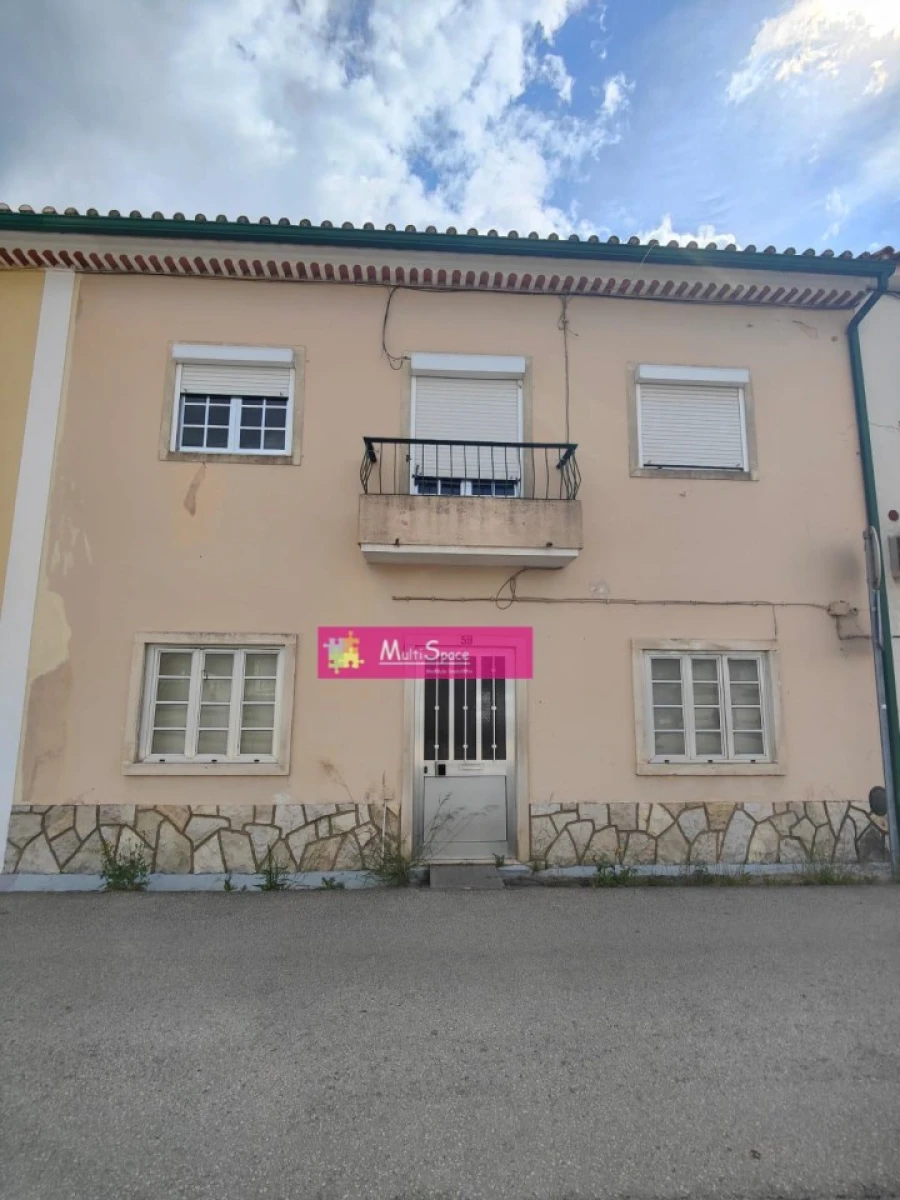 Moradia T6 para Venda em Torres Novas (Santa Maria, Salvador e Santiago) Foto 1