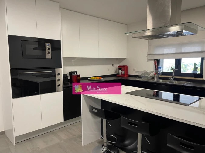 Moradia T3 para Venda em Atouguia Foto 4