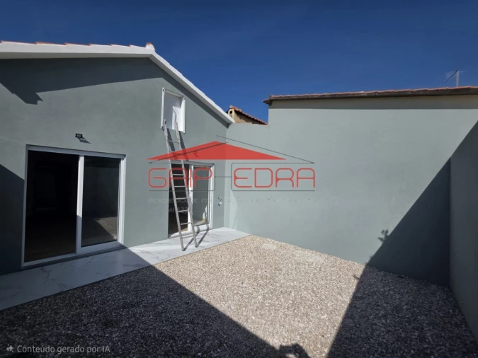 Moradia T2 para Venda em Santa Joana Foto 23